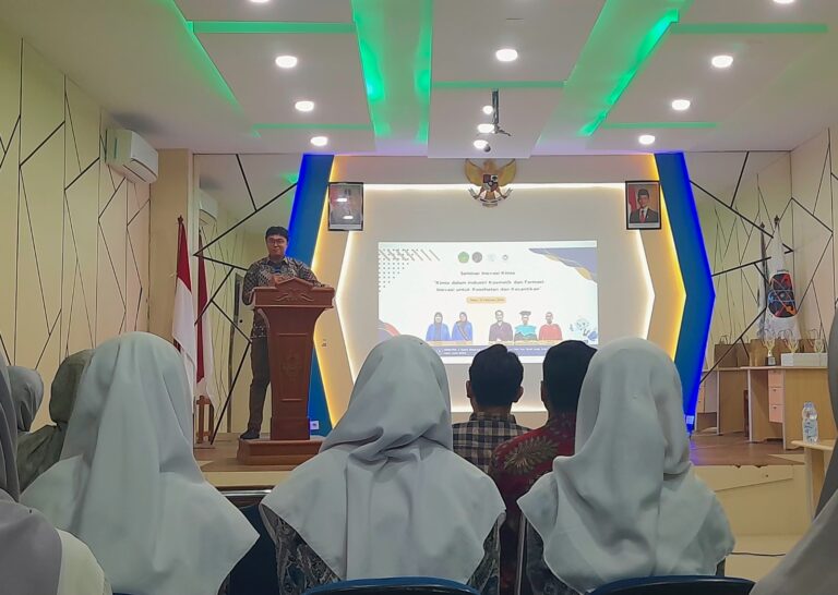 FST: Seminar Umum dan Penutupan Redoks Go To School “Merangkai Inovasi Menuju Revolusi Industri 5.0”